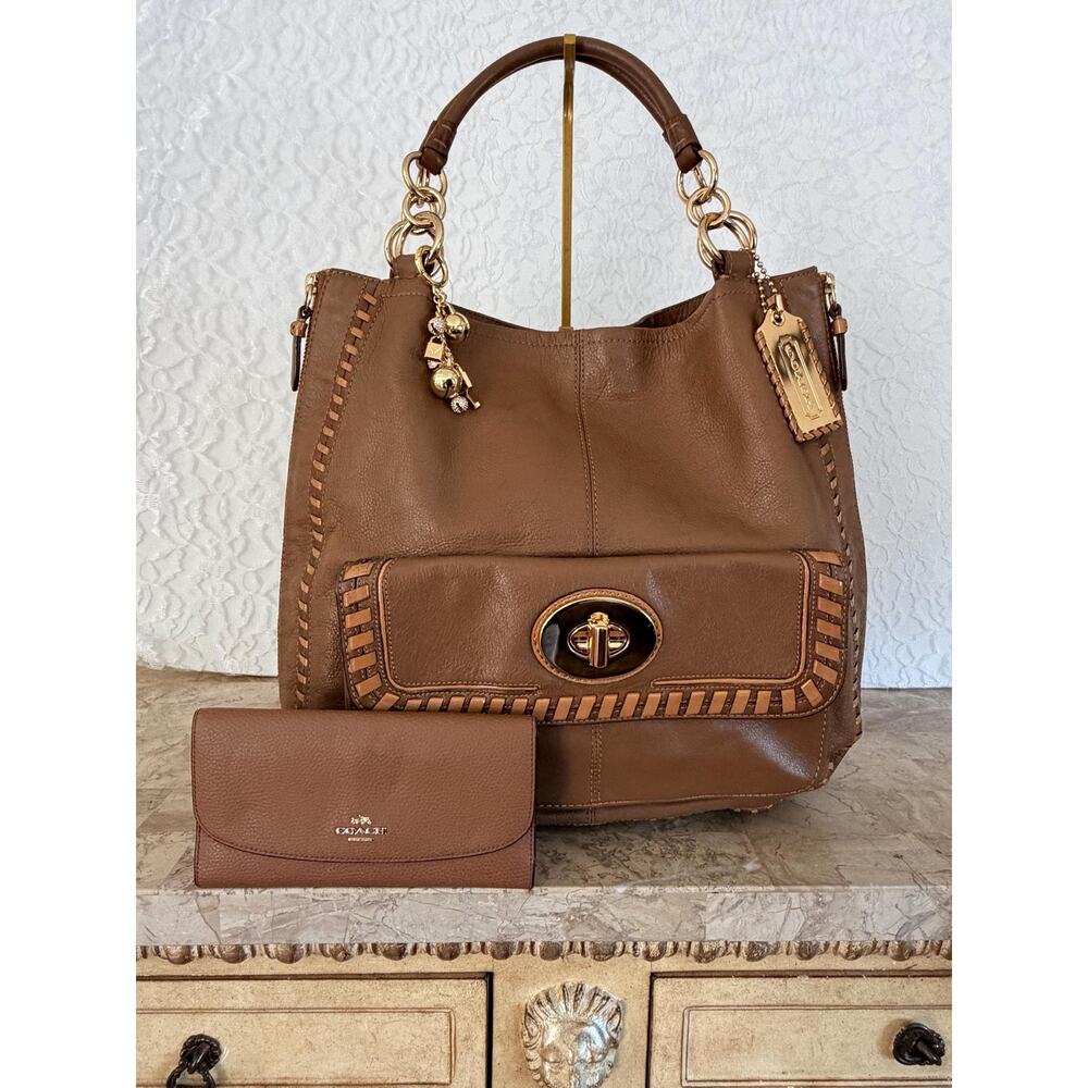 Rare luxury Coach Devin XL Brown Expandable Bag With Whipstitch Detail 15995